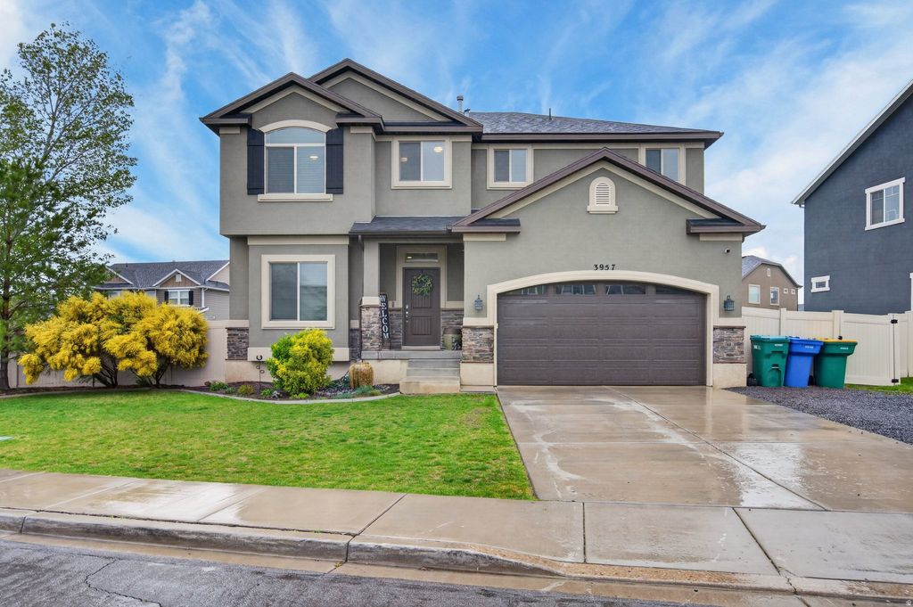 Photo of 3957 W JORDAN VIEW DR, Lehi, UT 84043 (MLS # 2154323)
