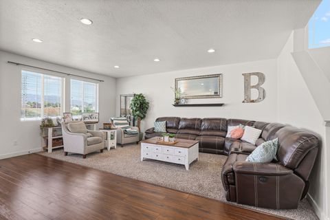 Tiny photo for 1319 W 650 S, Syracuse, UT 84075 (MLS # 2166101)