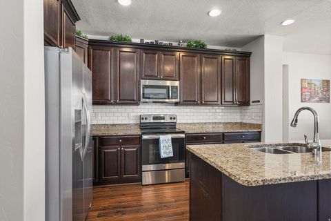 Tiny photo for 1319 W 650 S, Syracuse, UT 84075 (MLS # 2166101)