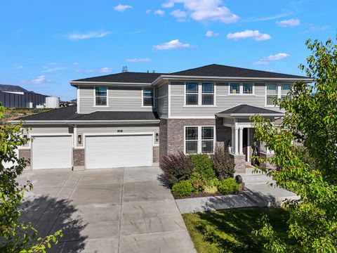 Photo of 1319 W 650 S, Syracuse, UT 84075 (MLS # 2166101)