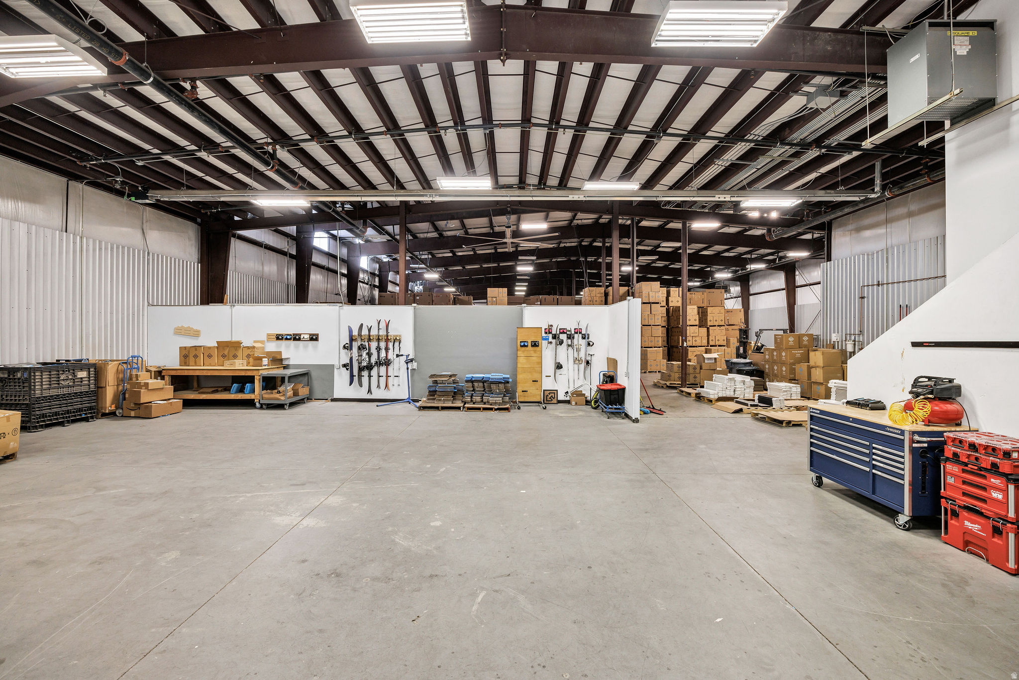 MALOUF SLEEP CONDOMINIUMS - Commercial Lease