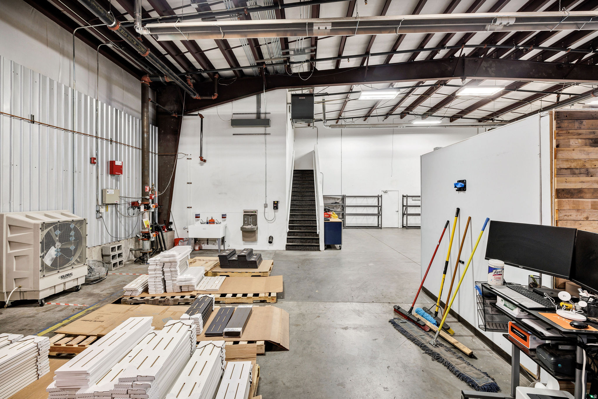 MALOUF SLEEP CONDOMINIUMS - Commercial Lease