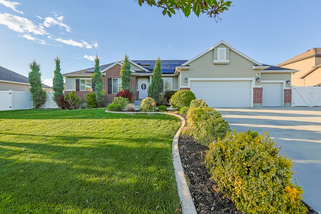 Photo of 3512 W EURASIAN CRANE RD #12, Clinton, UT 84015 (MLS # 2155963)