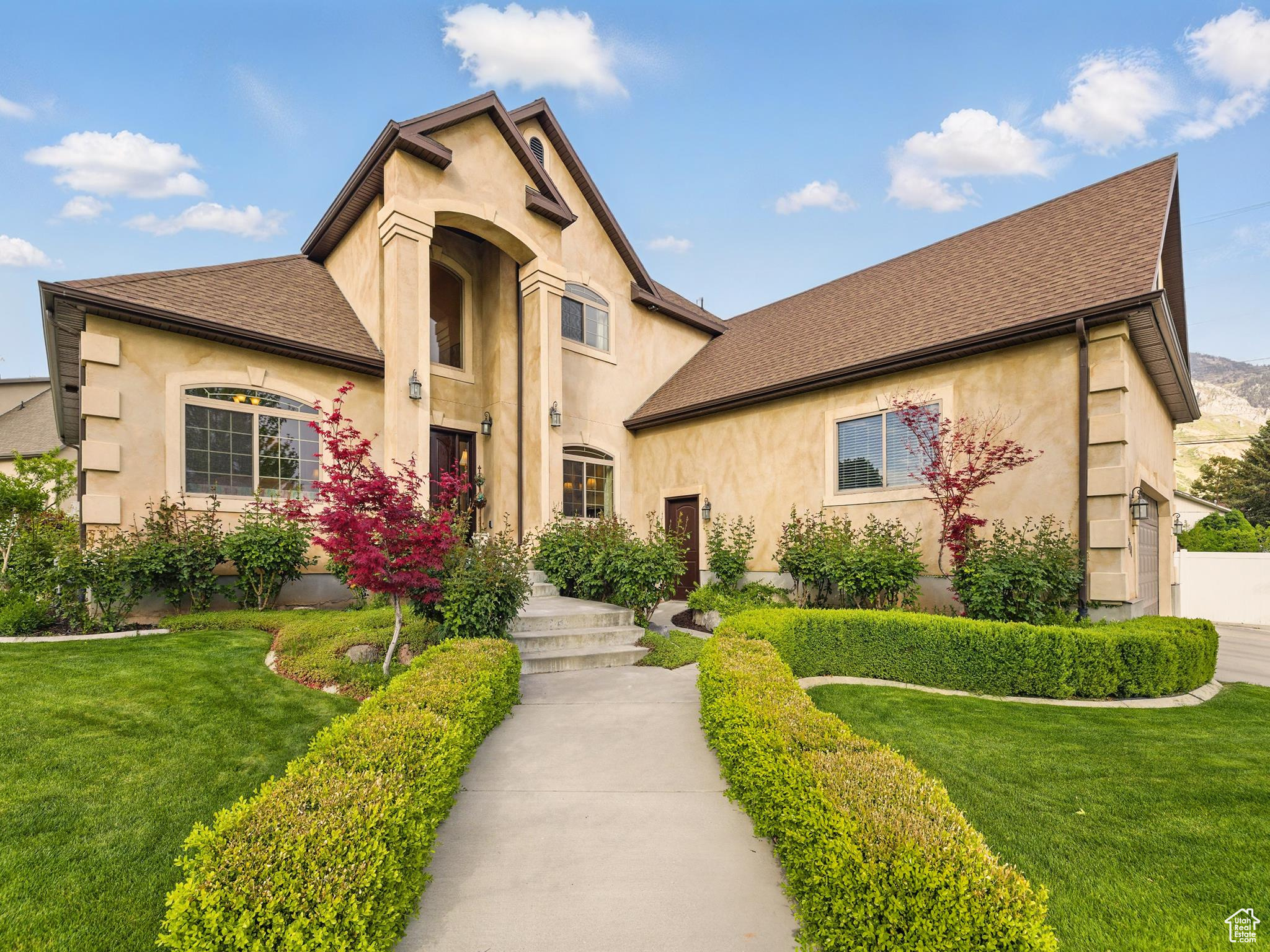 CANYON ROAD - Residential