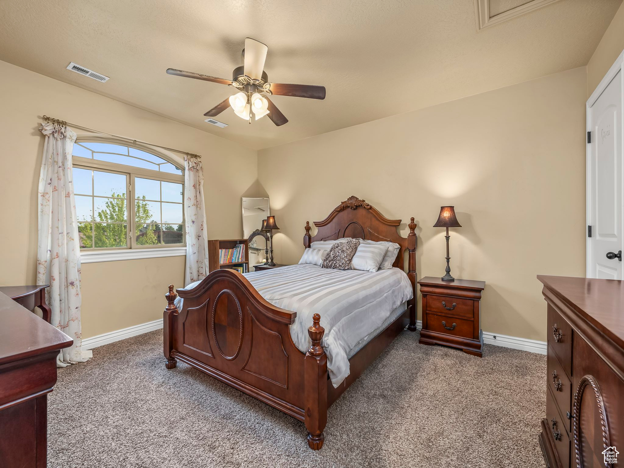 CANYON ROAD - Residential