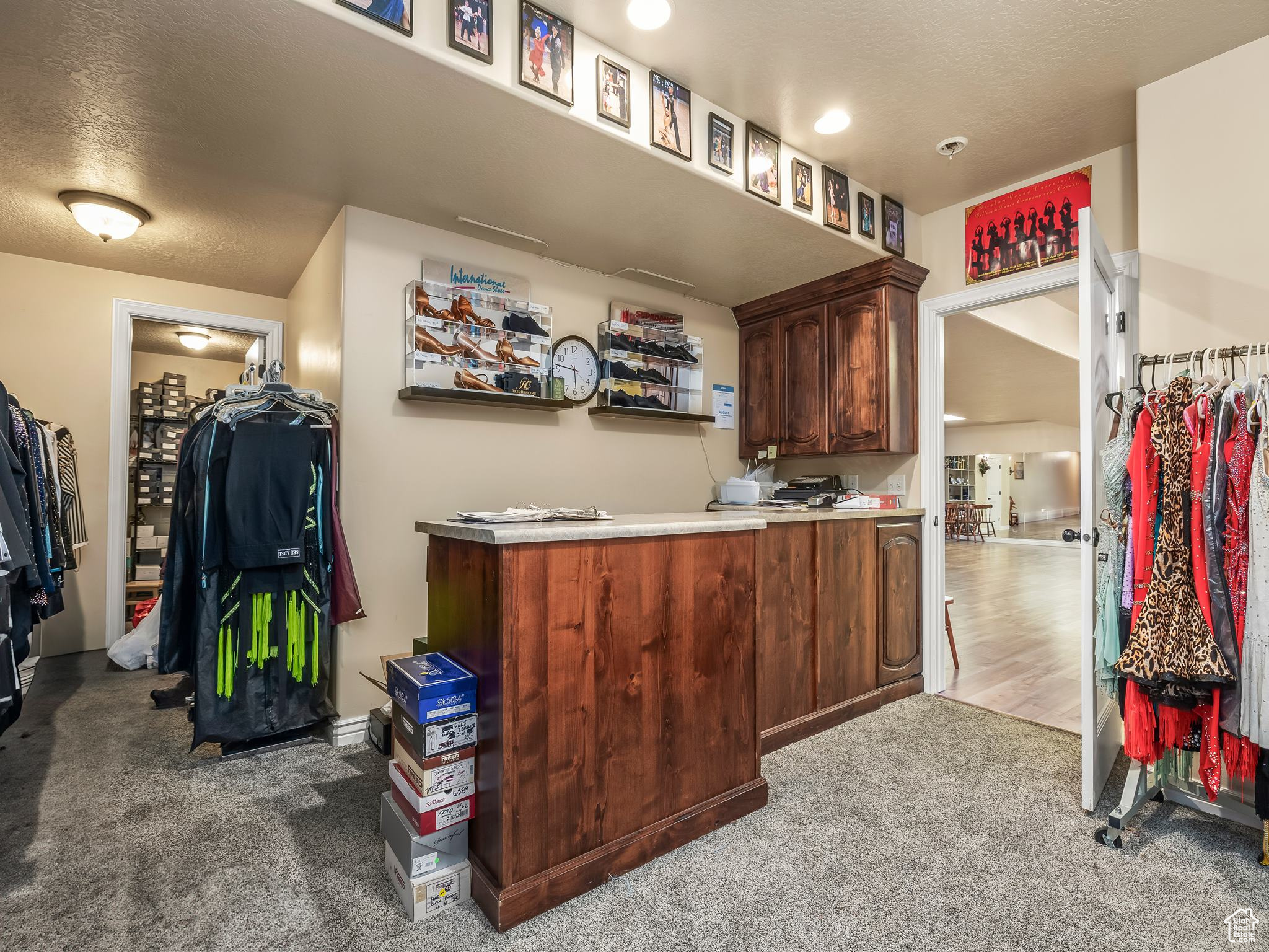 CANYON ROAD - Residential