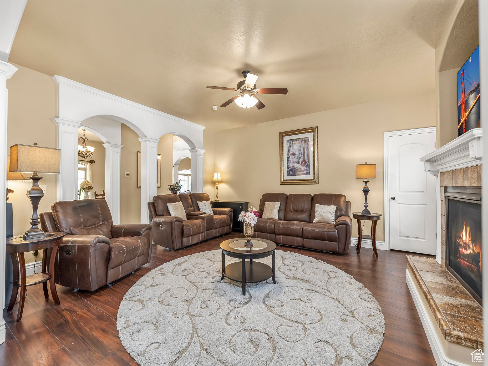 CANYON ROAD - Residential