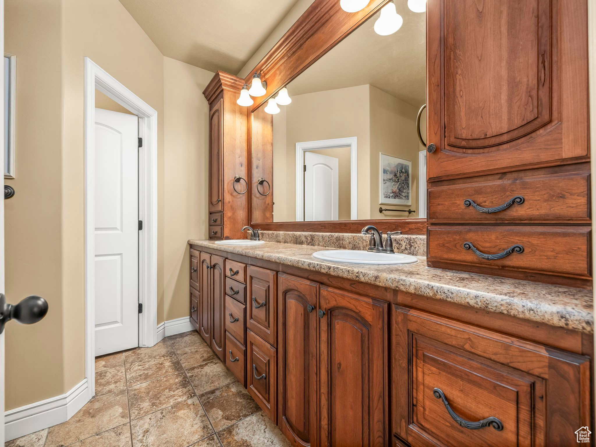 CANYON ROAD - Residential