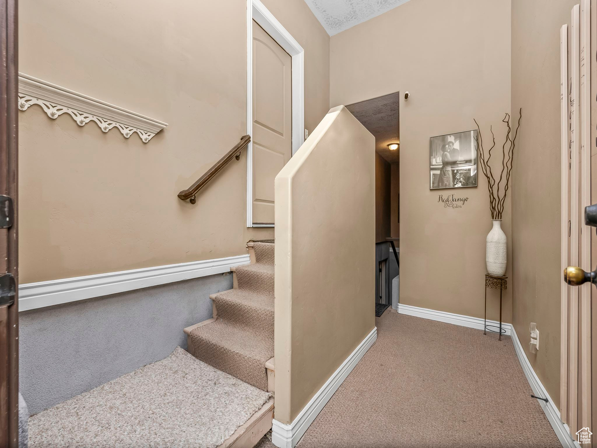 CANYON ROAD - Residential