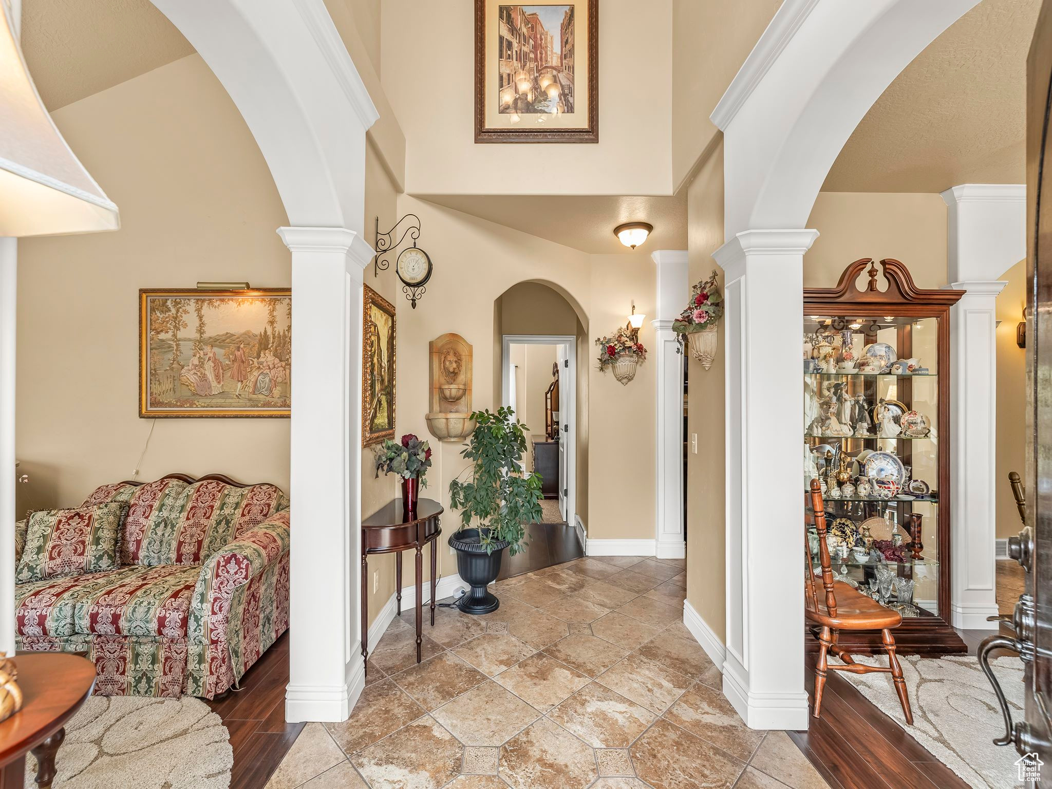 CANYON ROAD - Residential
