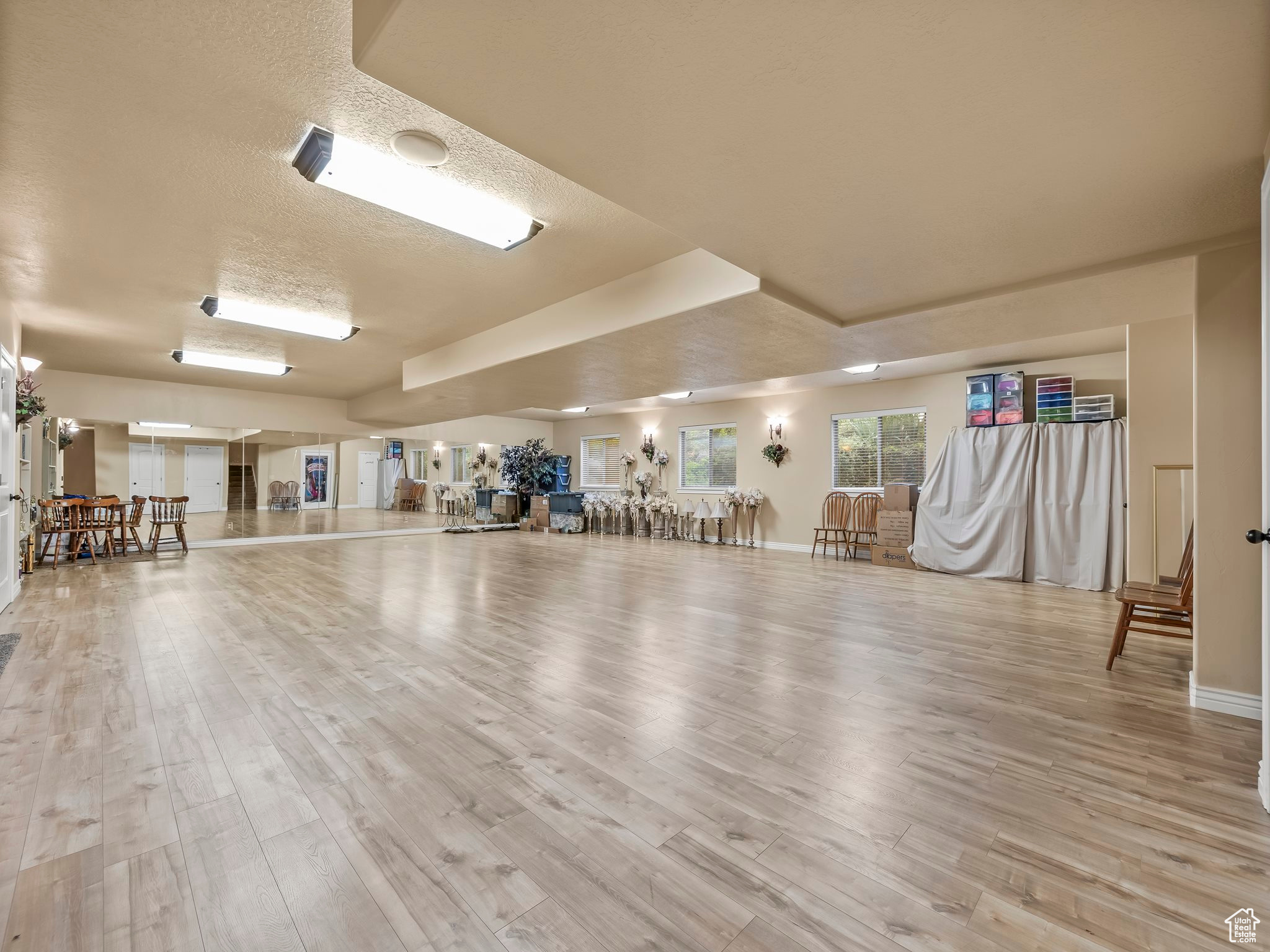 CANYON ROAD - Residential