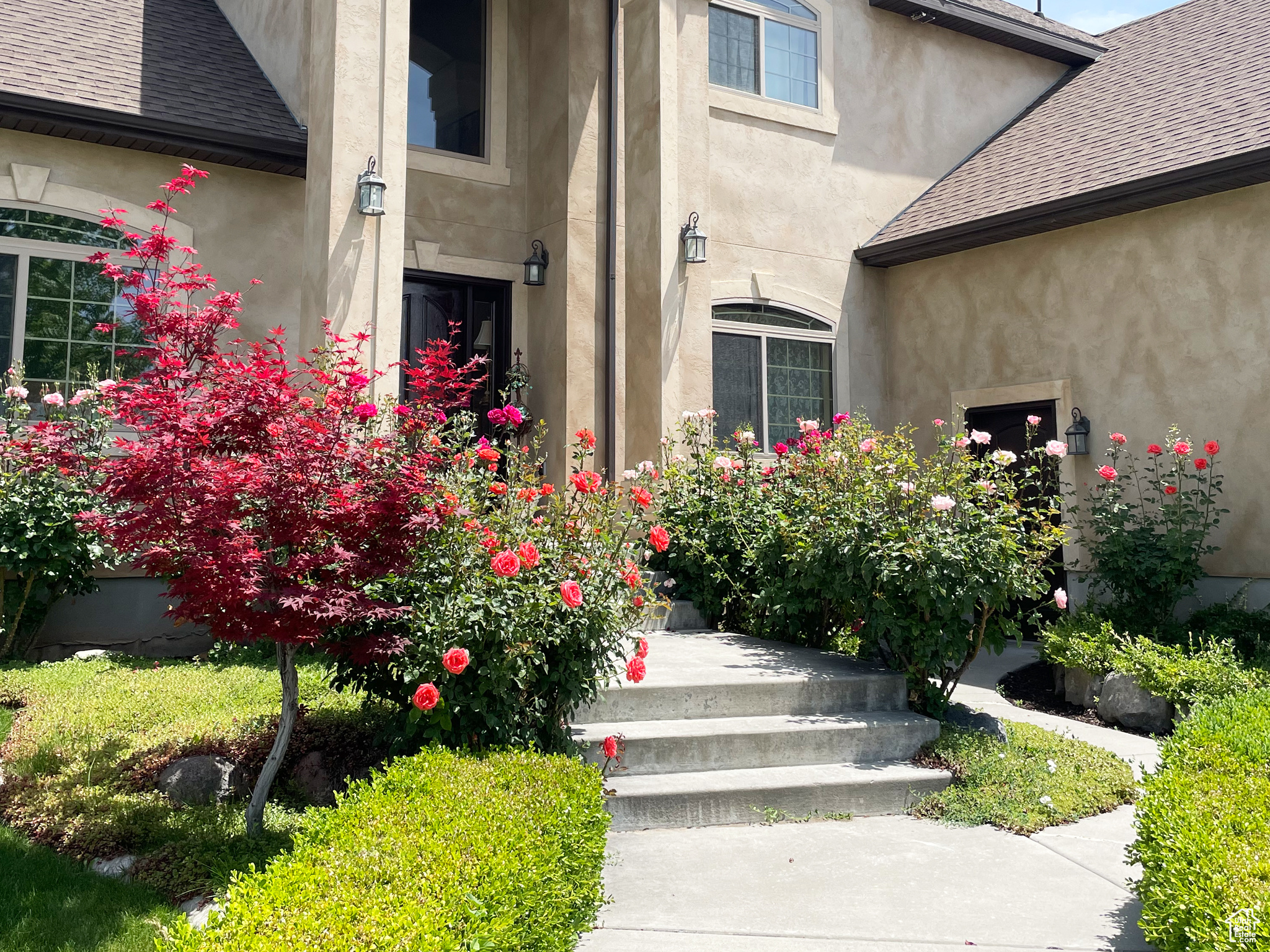 CANYON ROAD - Residential