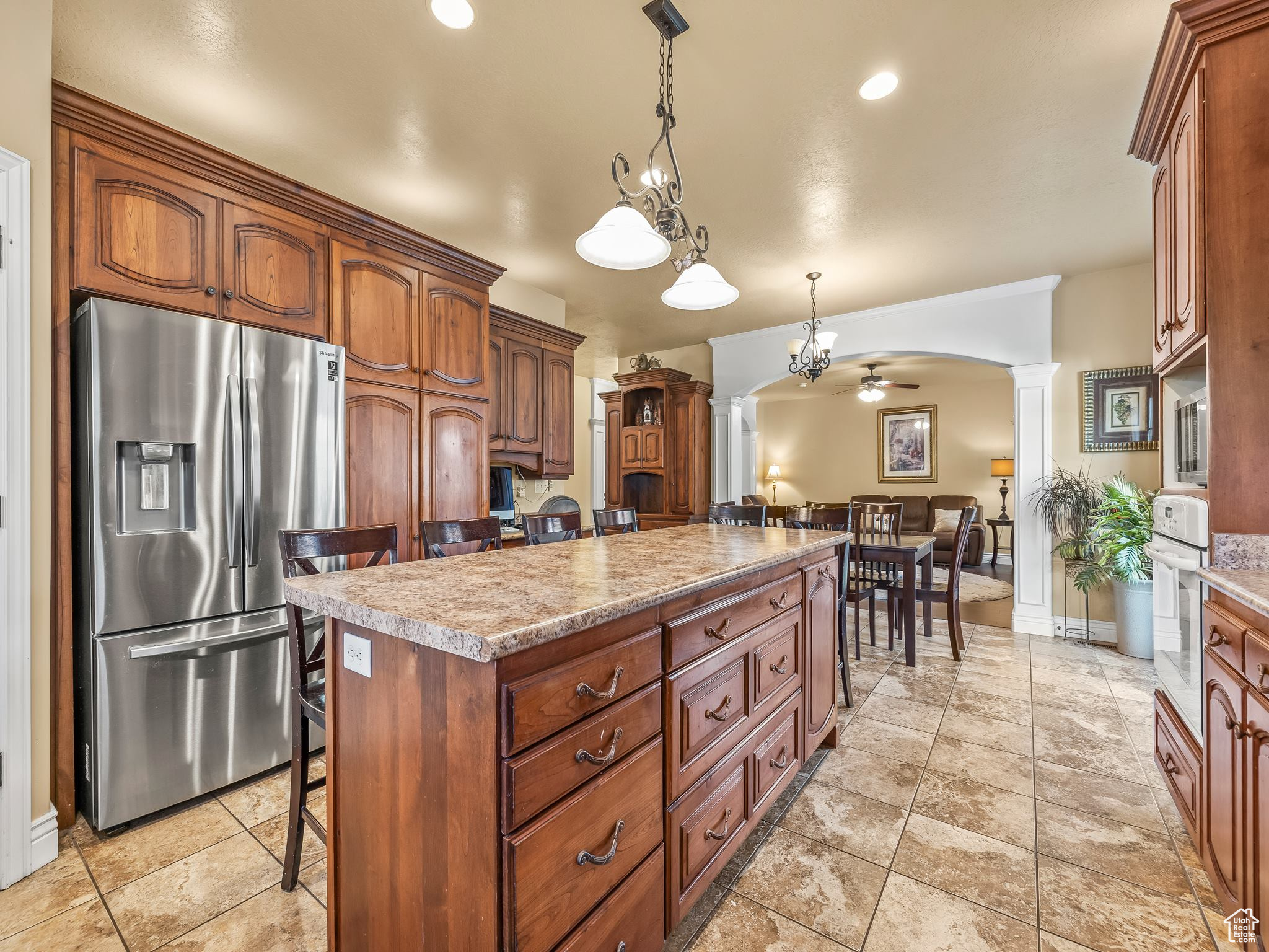 CANYON ROAD - Residential