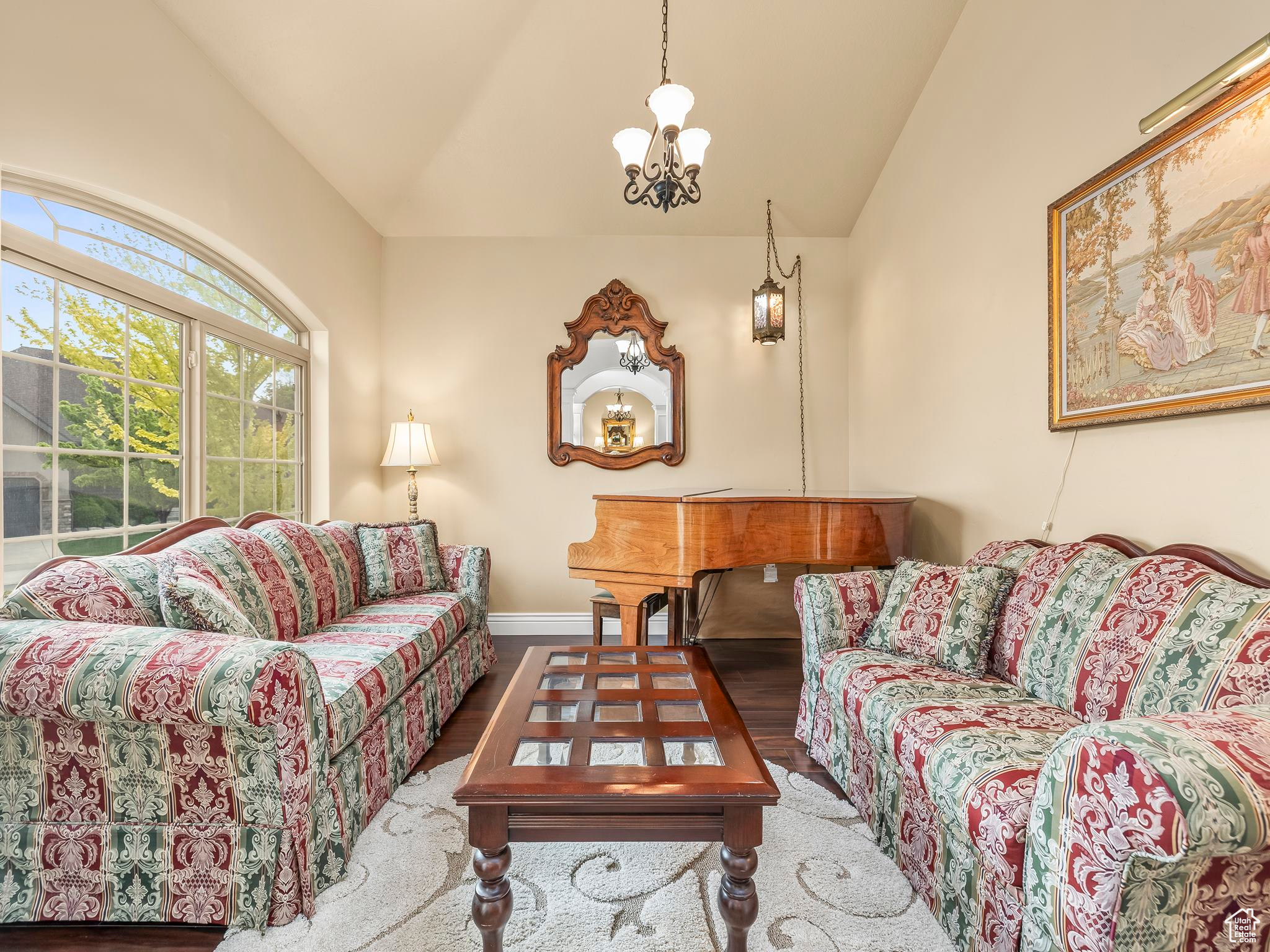 CANYON ROAD - Residential