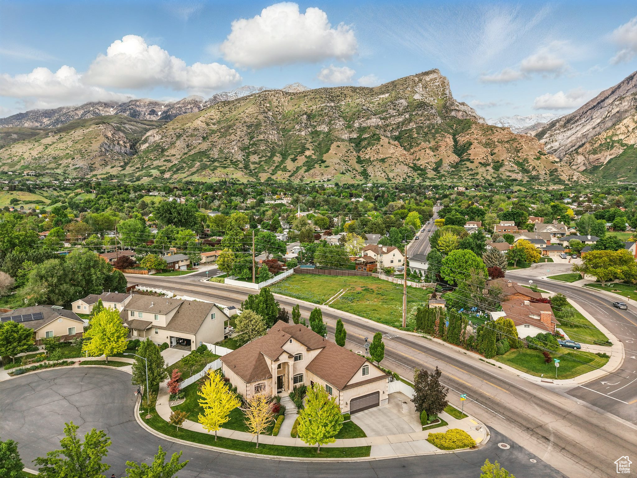 CANYON ROAD - Residential
