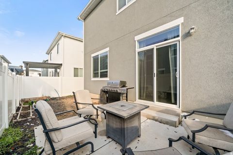 Tiny photo for 3963 S 2925 W, West Haven, UT 84401 (MLS # 2125601)
