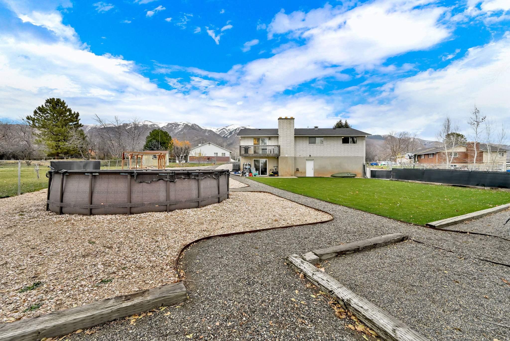 HOLMES HOLLOW - Residential