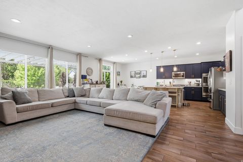 Tiny photo for 825 N 520 E, American Fork, UT 84003 (MLS # 2158612)