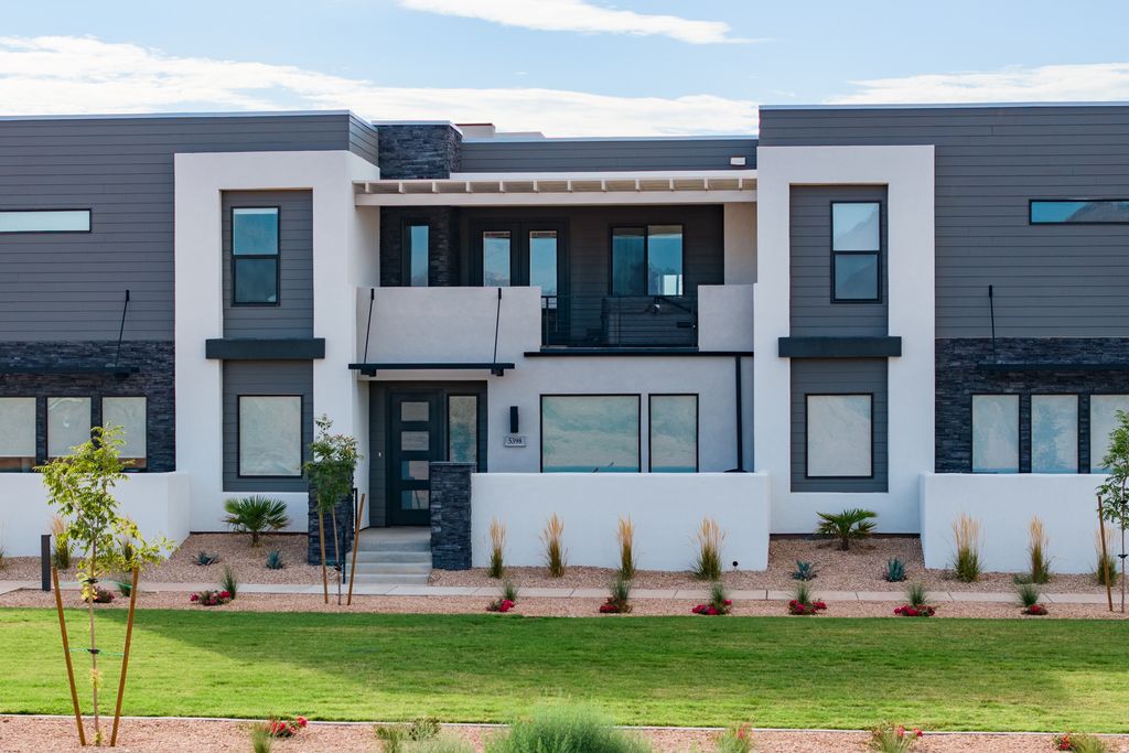 Photo of 5398 S AQUAMARINE LN, Saint George, UT 84790 (MLS # 2156000)