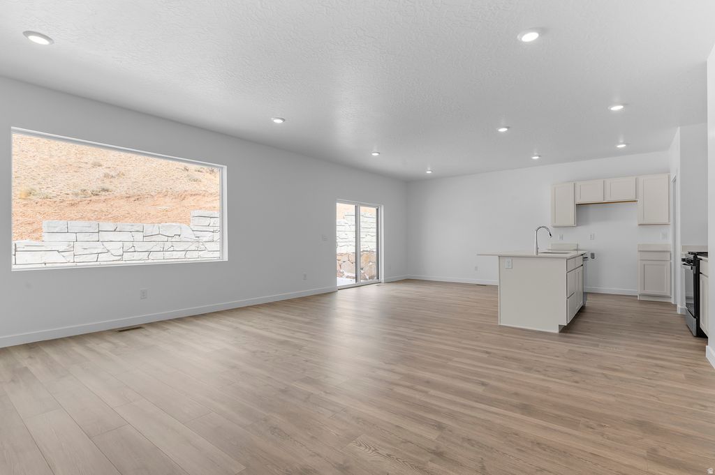 Photo of 332 E LEVENGROVE DR #236, Lehi, UT 84048 (MLS # 2147491)