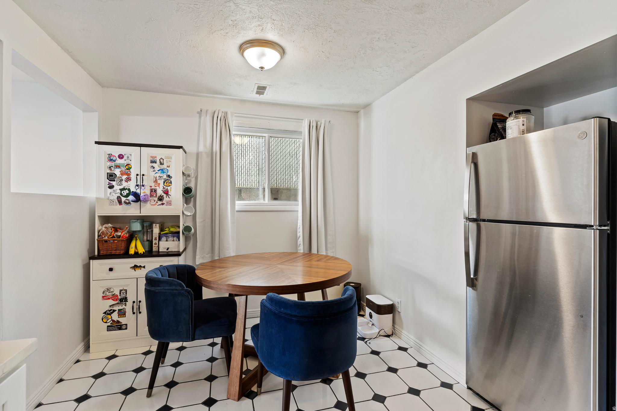 MARIANNE CONDOS - Residential