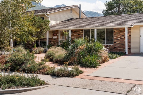 Tiny photo for 2582 E CAVALIER DR S, Cottonwood Heights, UT 84121 (MLS # 2187431)