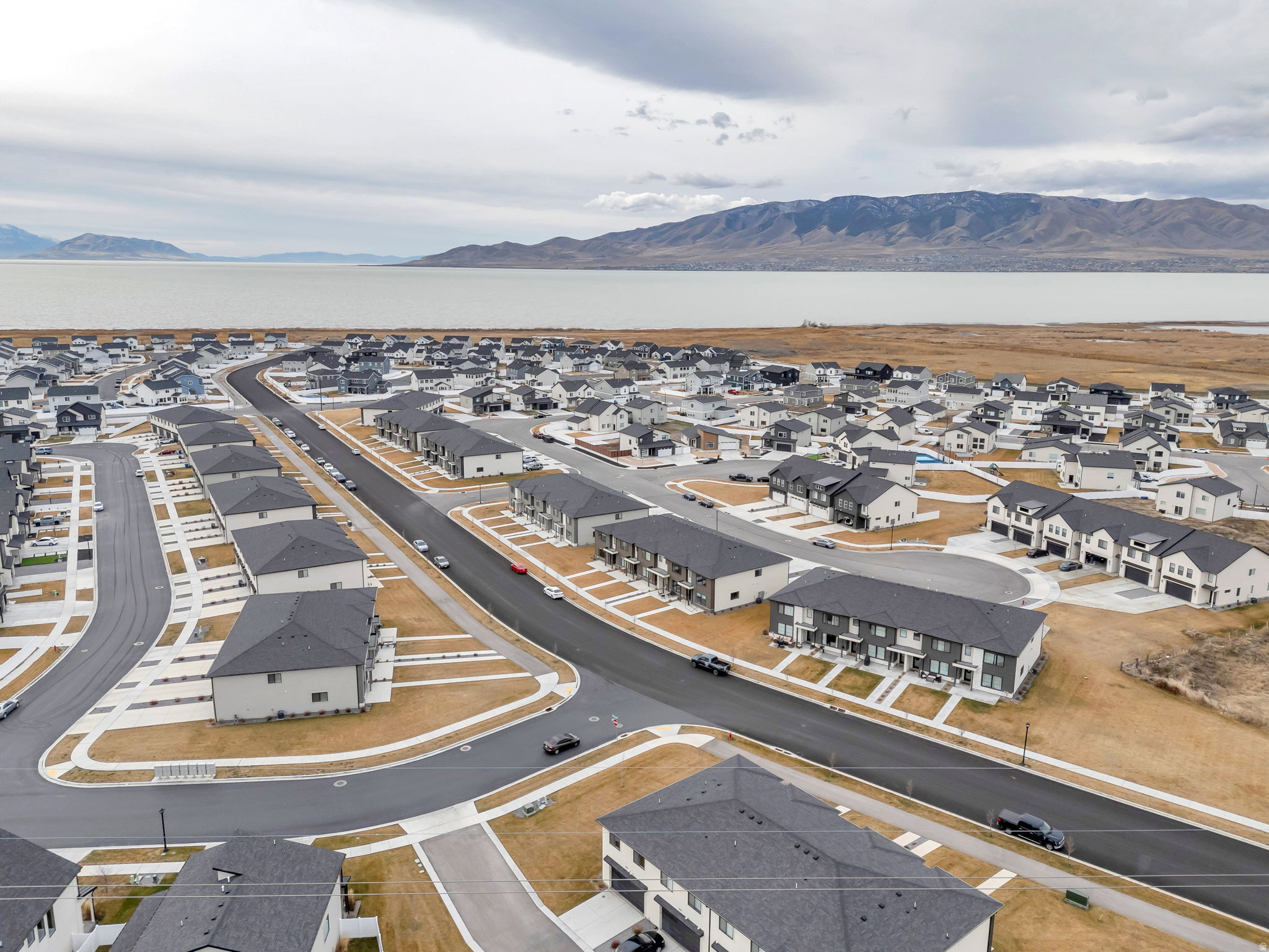 LAKESHORE LANDING - Residential