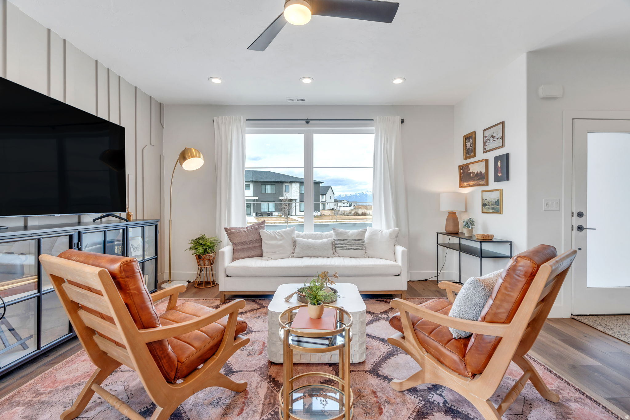 LAKESHORE LANDING - Residential