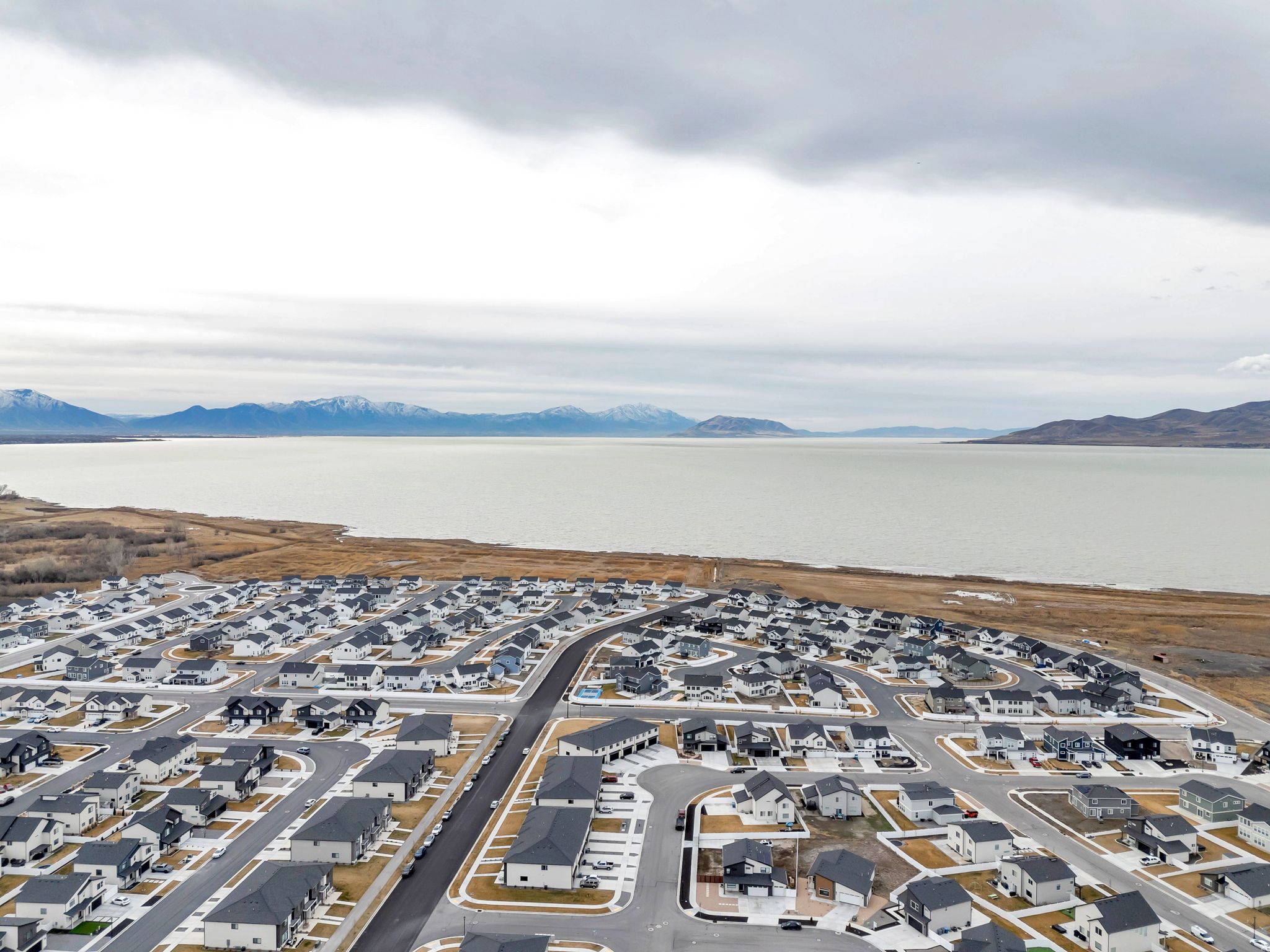 LAKESHORE LANDING - Residential