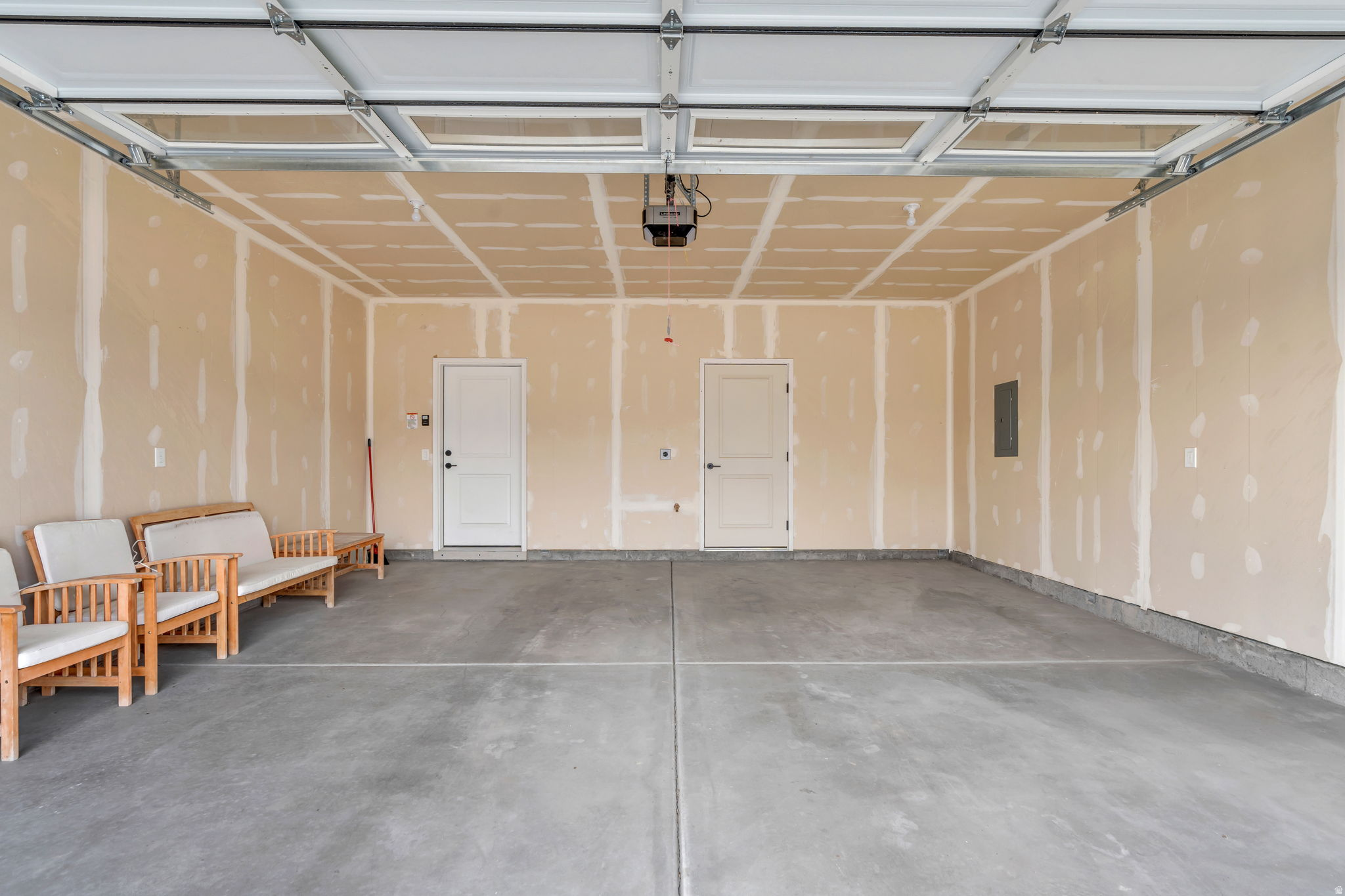 LAKESHORE LANDING - Residential