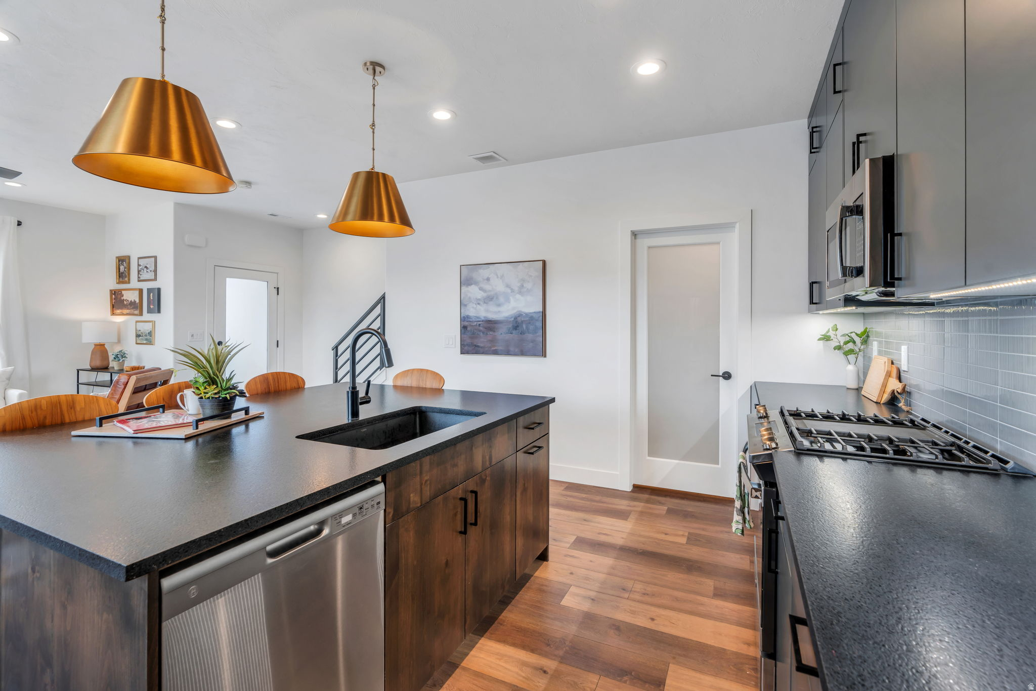 LAKESHORE LANDING - Residential