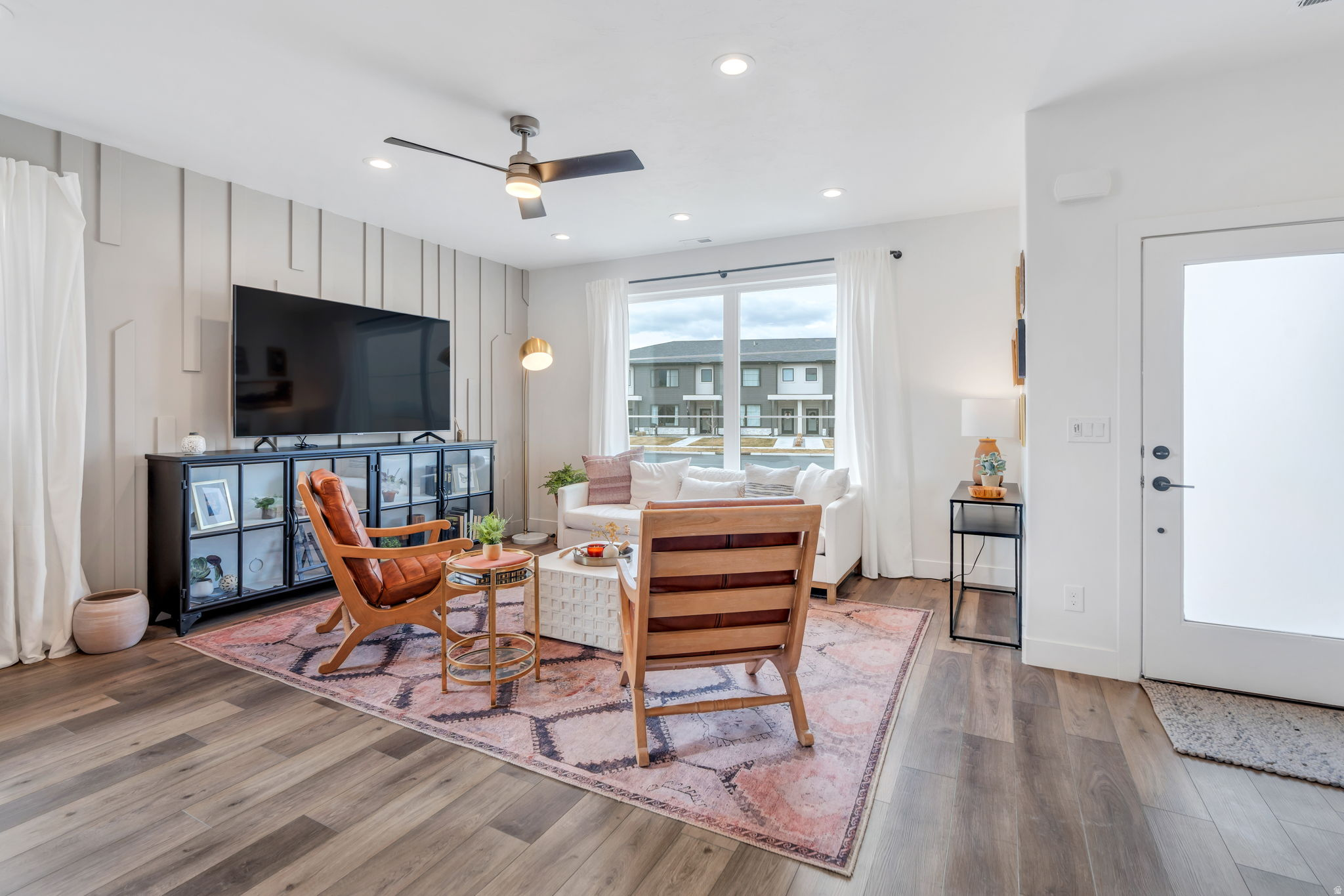 LAKESHORE LANDING - Residential