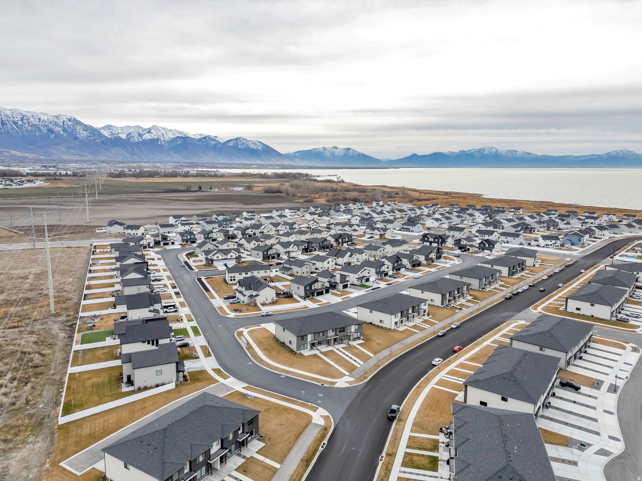 LAKESHORE LANDING - Residential