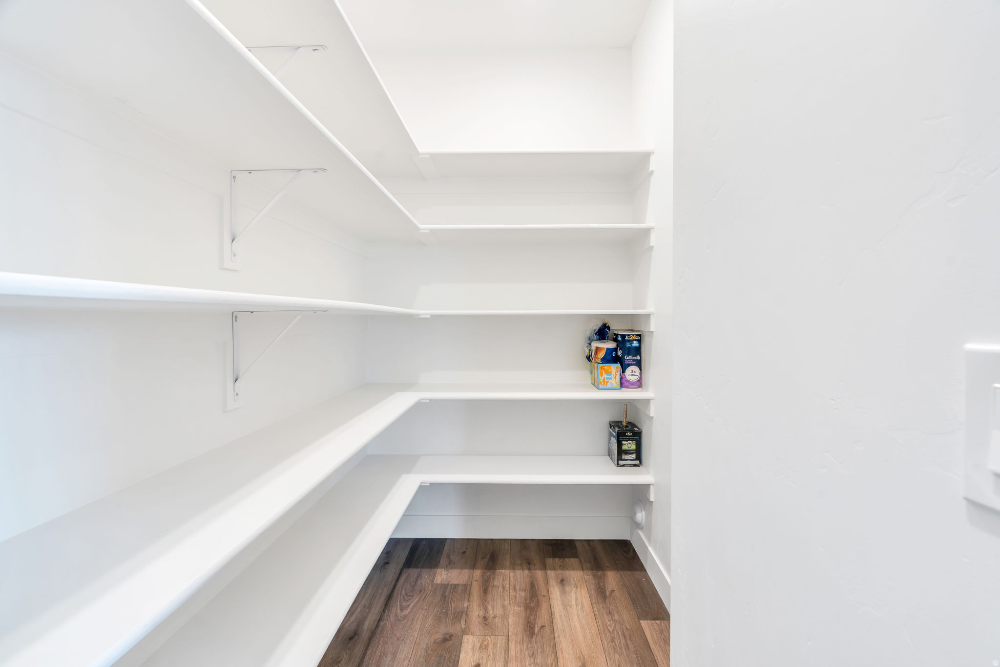 LAKESHORE LANDING - Residential