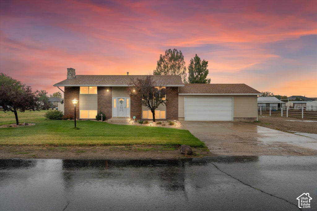 Photo of 1673 S 2350 W, West Haven, UT 84401 (MLS # 2191108)
