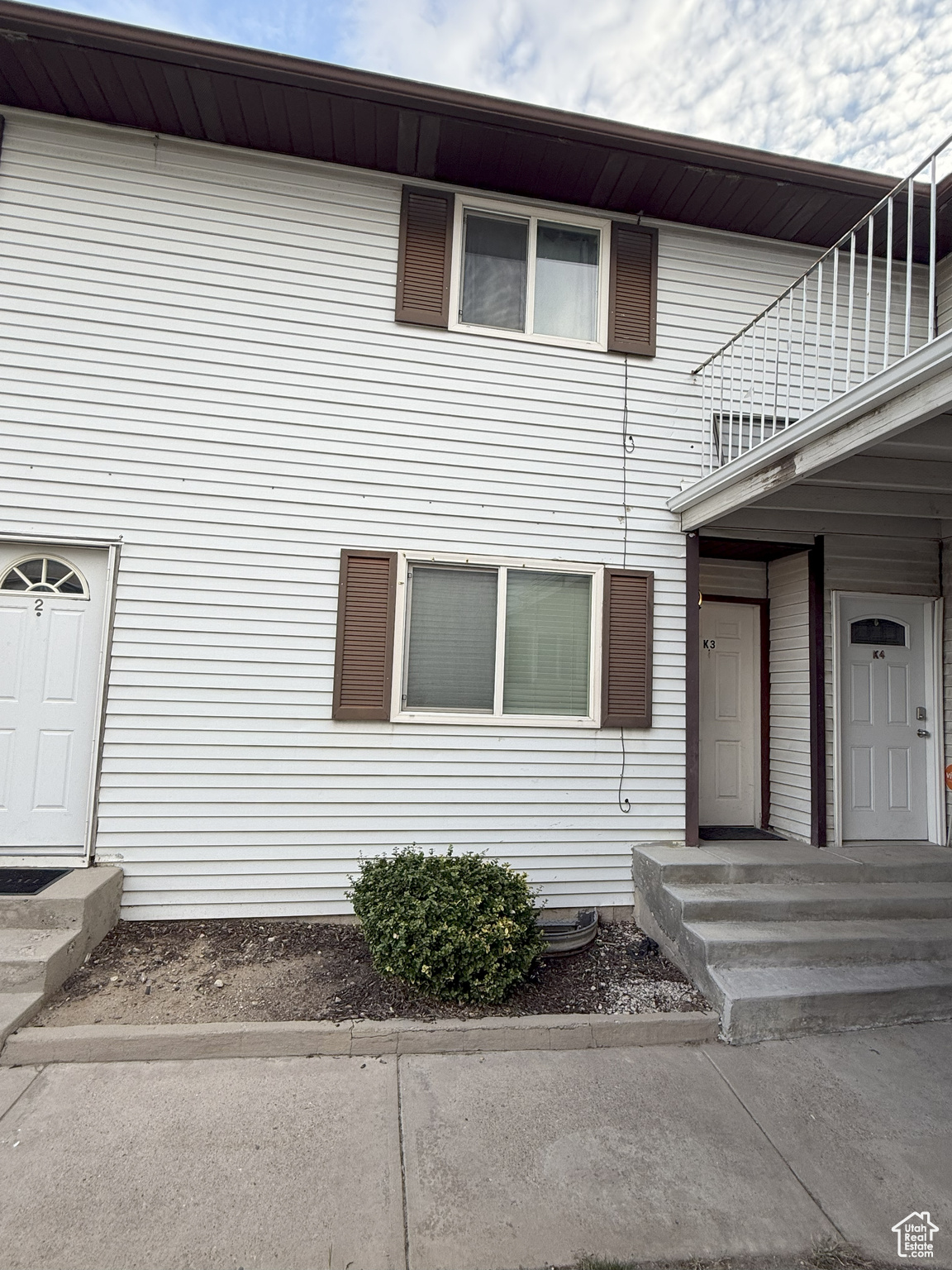 Beautiful townhome in the heart of Murray. Close to hospitals, Trax, Freeways, malls, schools and minutes from ski resorts! All new kitchen with quartz countertops, and all new bathrooms. Newer vinyl windows throughout. New LVP flooring on the main floor. Fenced patio area. Wood burning fireplace. Agent is related to the sellers.