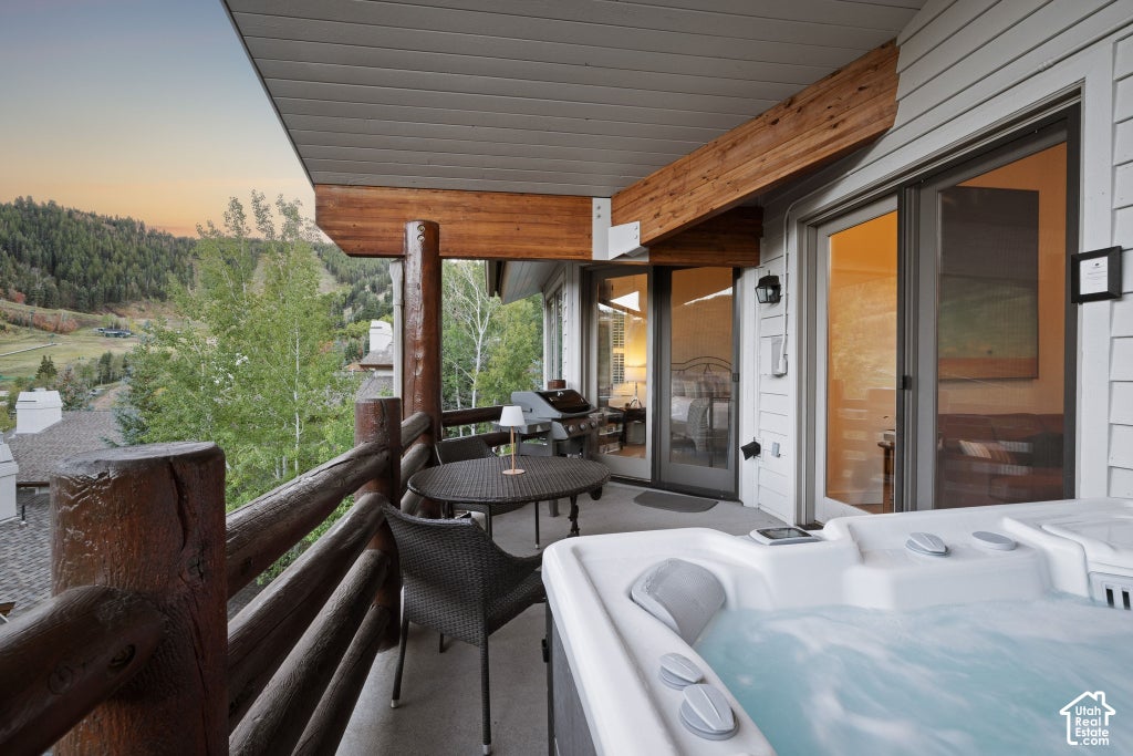 Photo of 2100 DEER VALLEY DR #501, Park City, UT 84060 (MLS # 2188636)