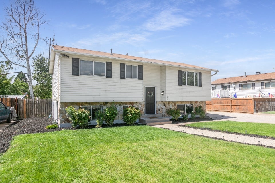 Photo of 2340 S MAIN ST, Clearfield, UT 84015 (MLS # 2182106)