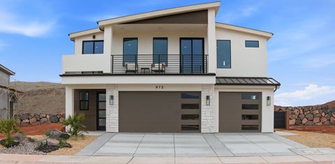 Photo of 972 E COYOTE CRST DR, Washington, UT 84780 (MLS # 2141017)