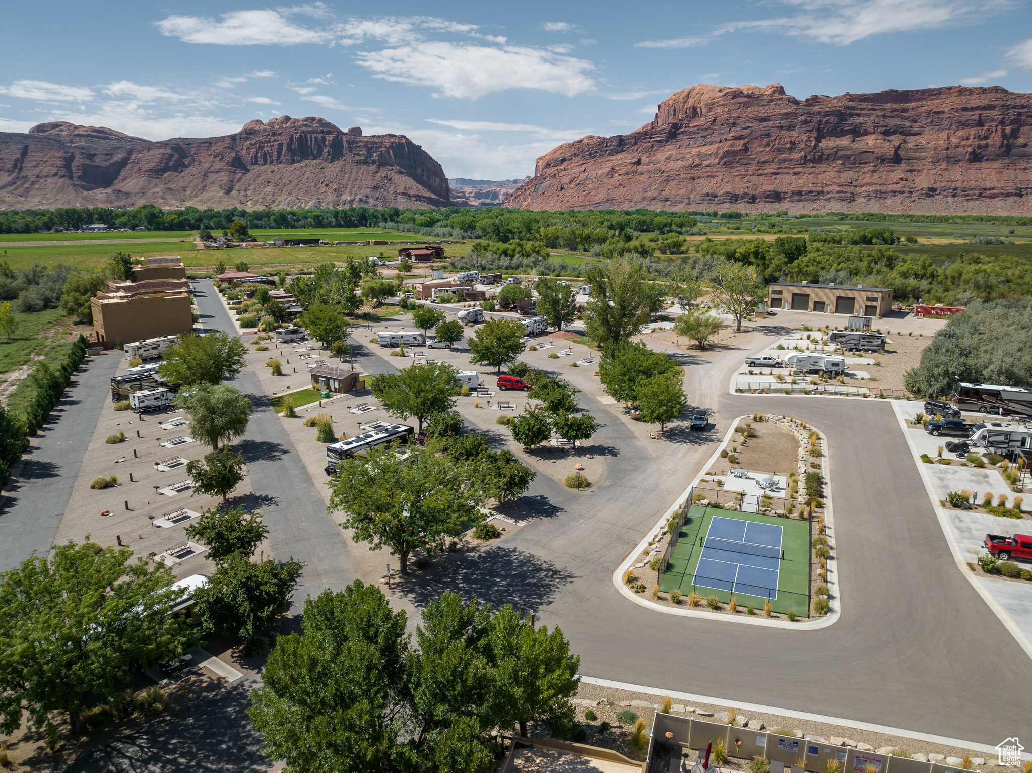 PORTAL RV RESORT - Land
