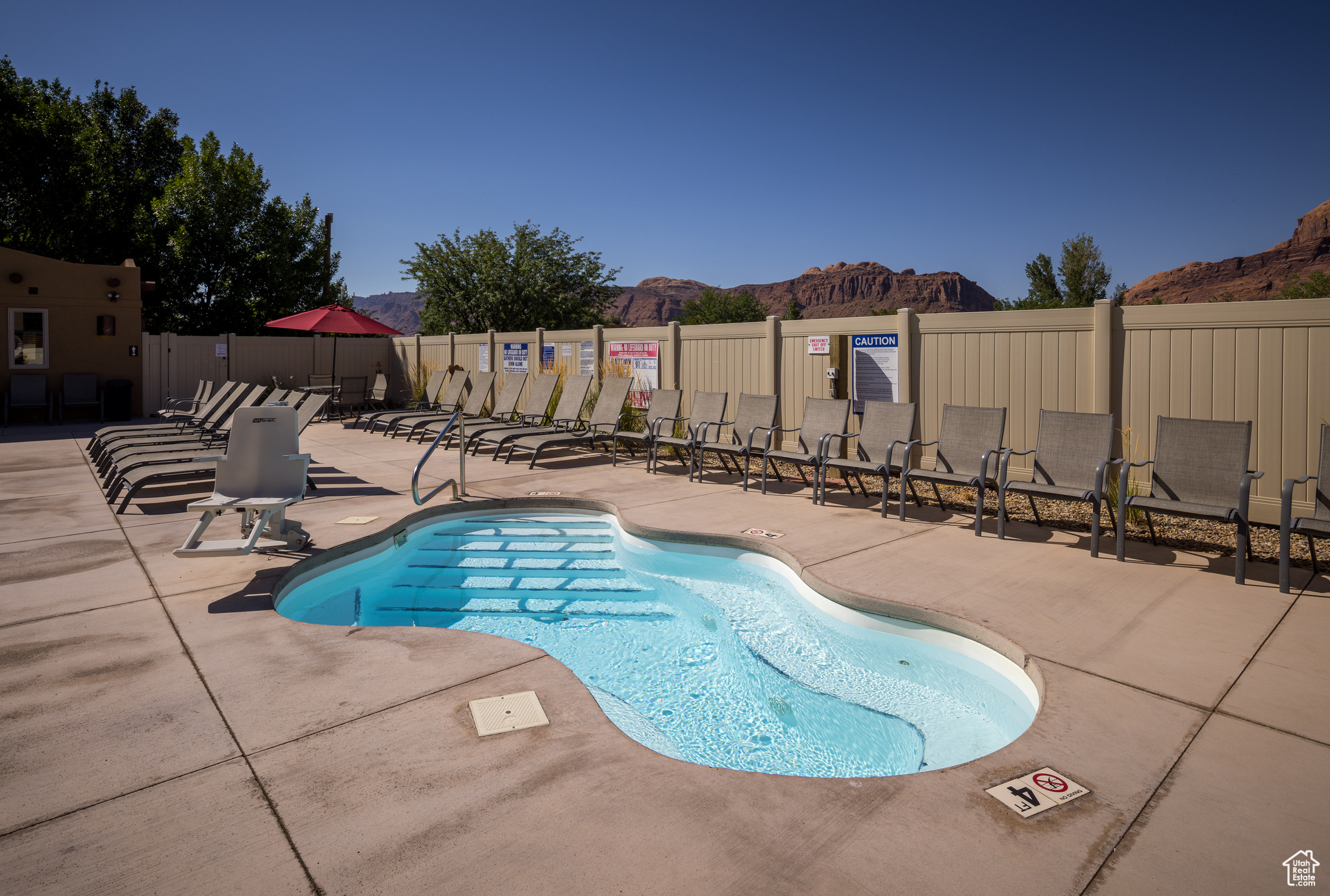 PORTAL RV RESORT - Land