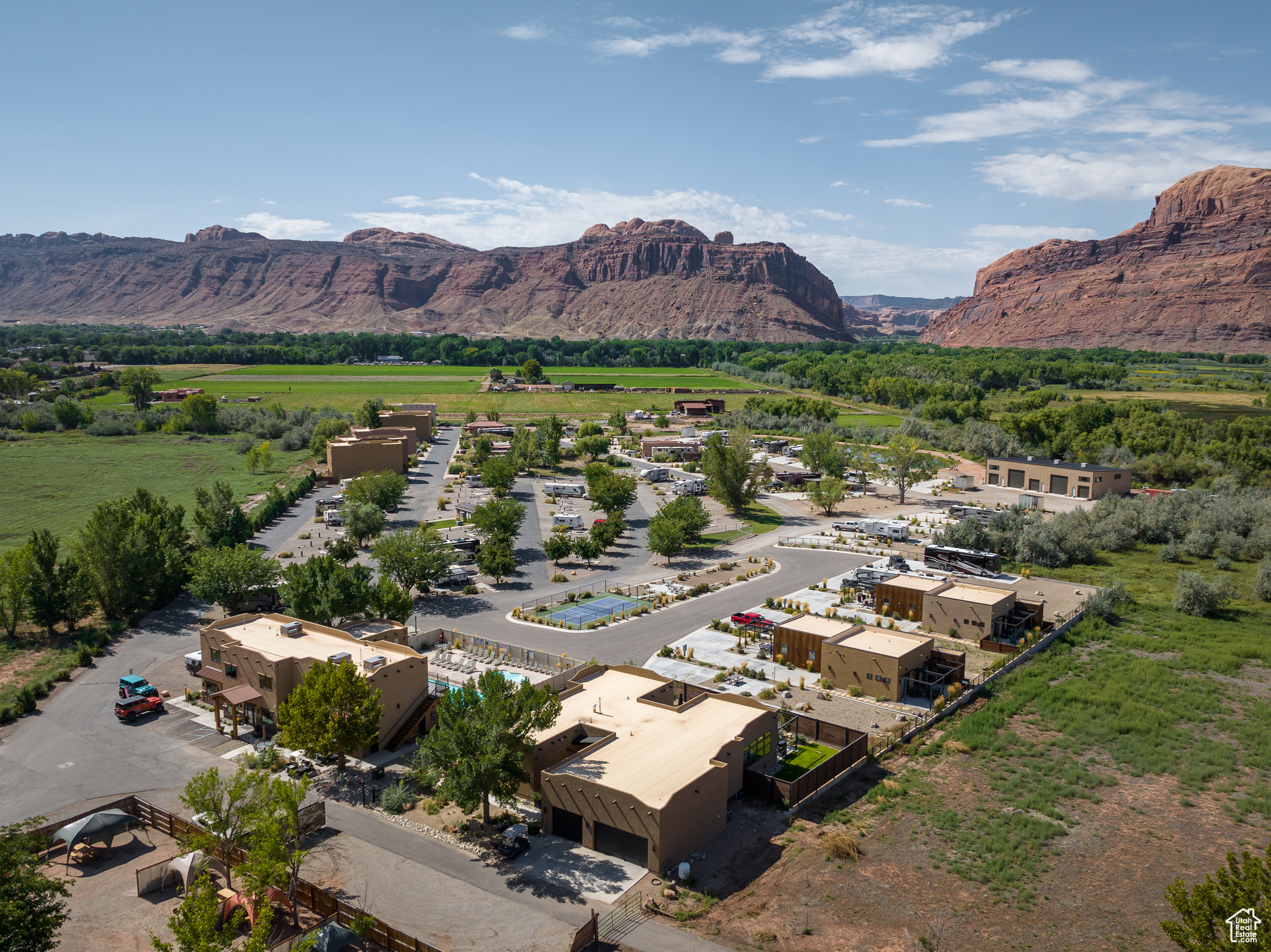 PORTAL RV RESORT - Land