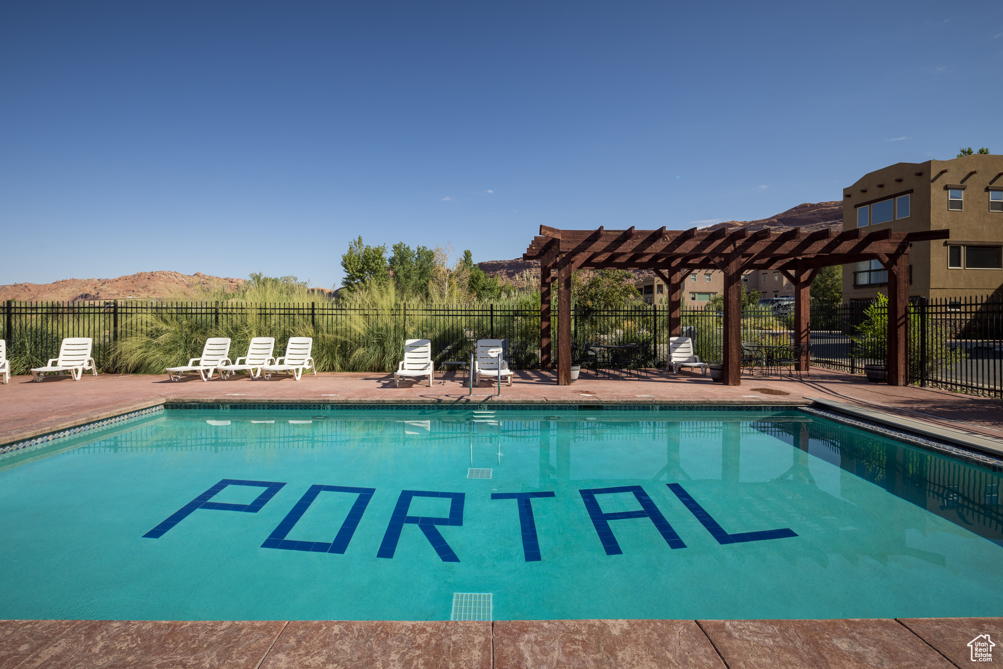 PORTAL RV RESORT - Land