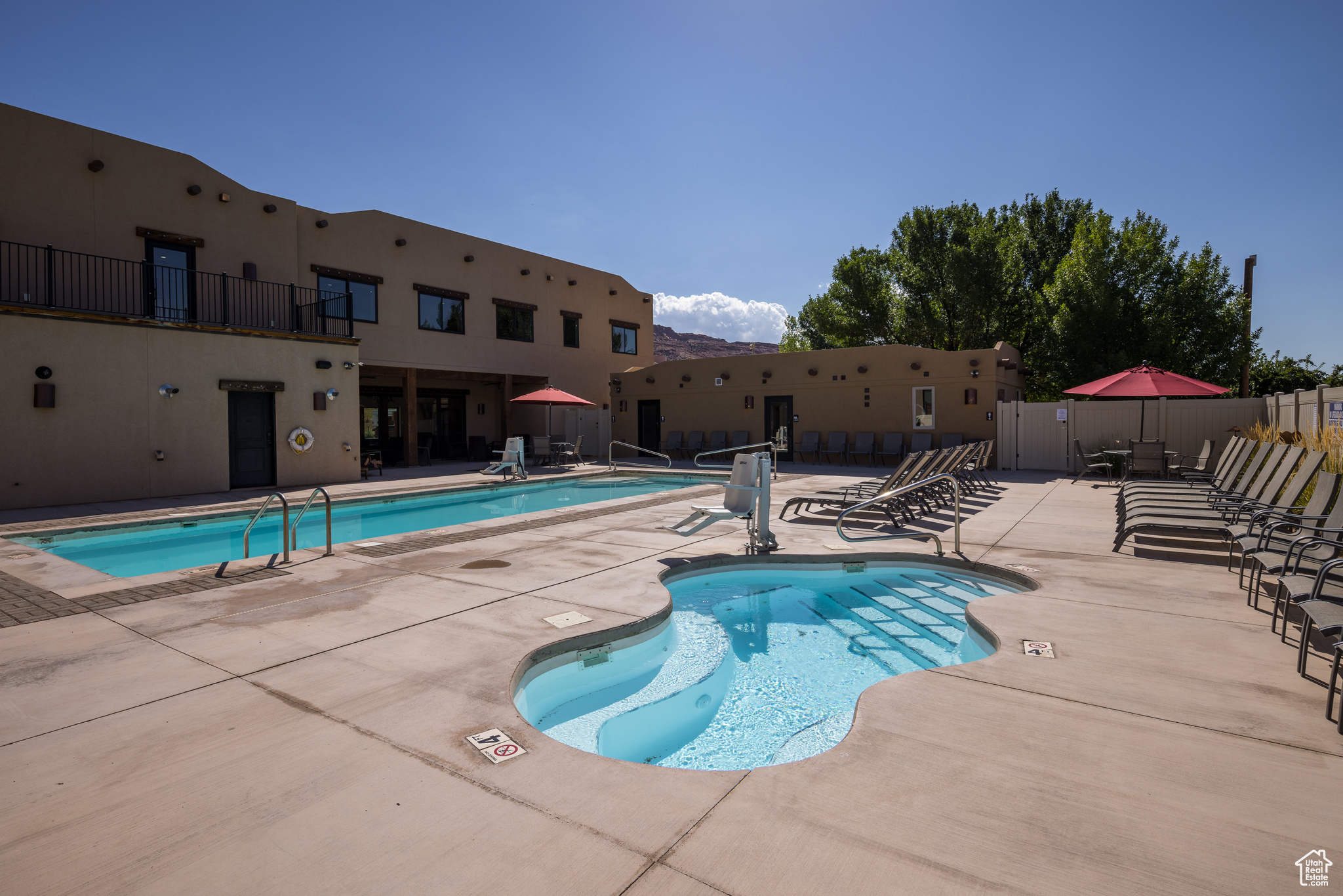 PORTAL RV RESORT - Land