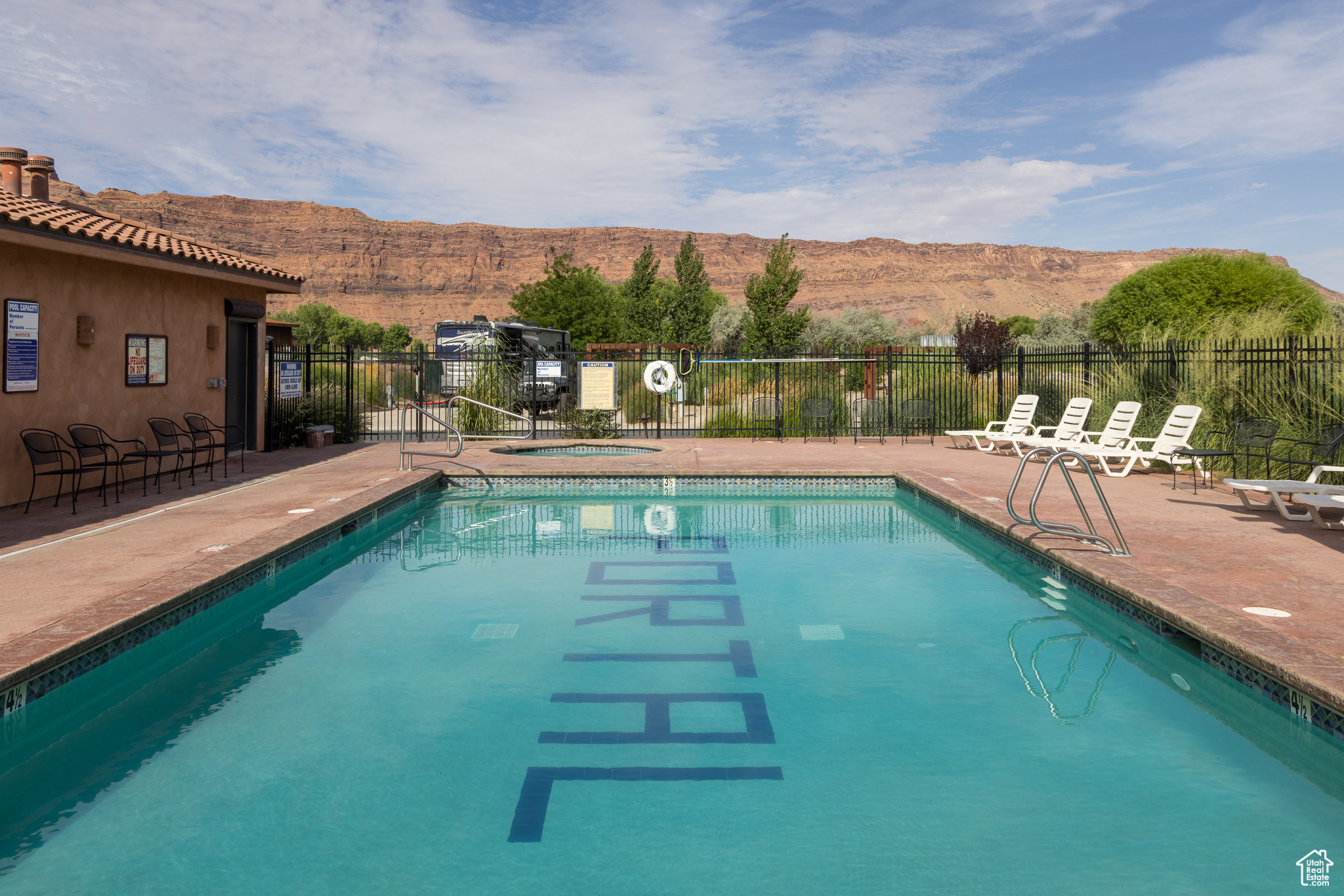 PORTAL RV RESORT - Land