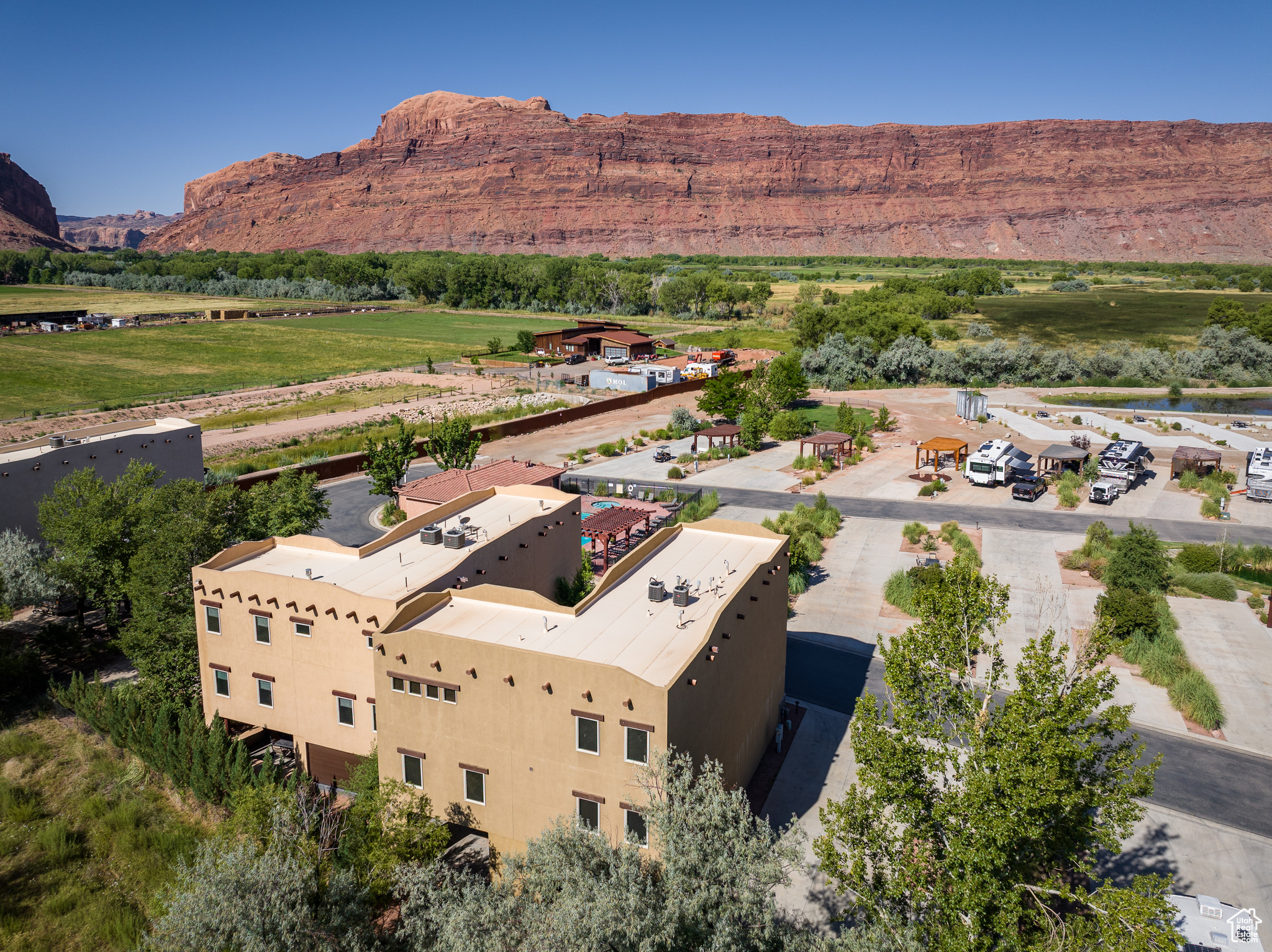 PORTAL RV RESORT - Land