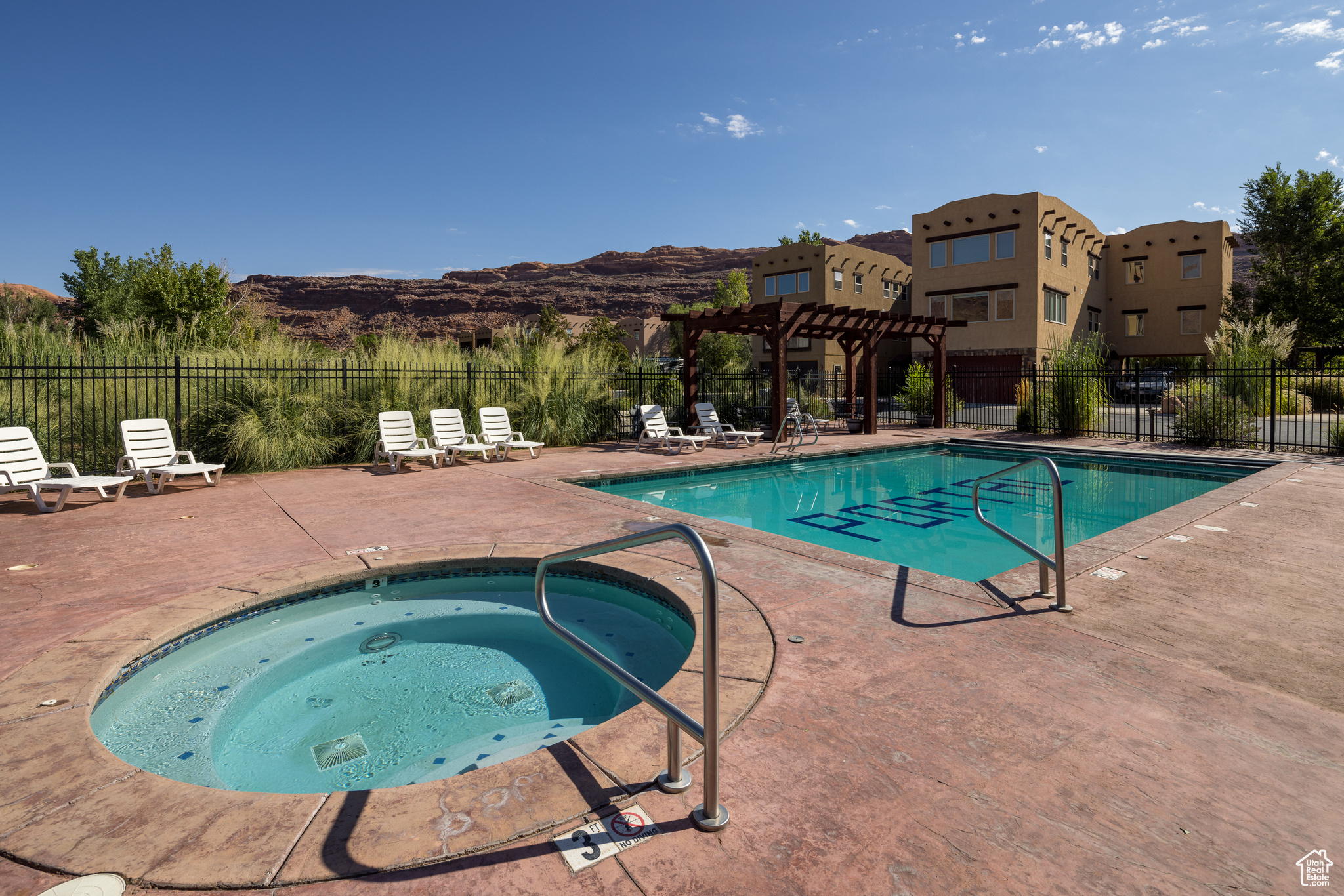 PORTAL RV RESORT - Land