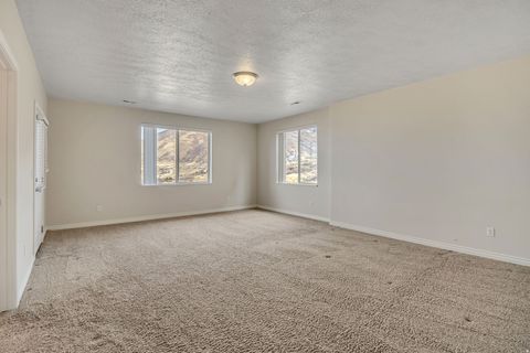 Tiny photo for 1483 E TUMBLEWEED WAY, Draper, UT 84020 (MLS # 2135354)