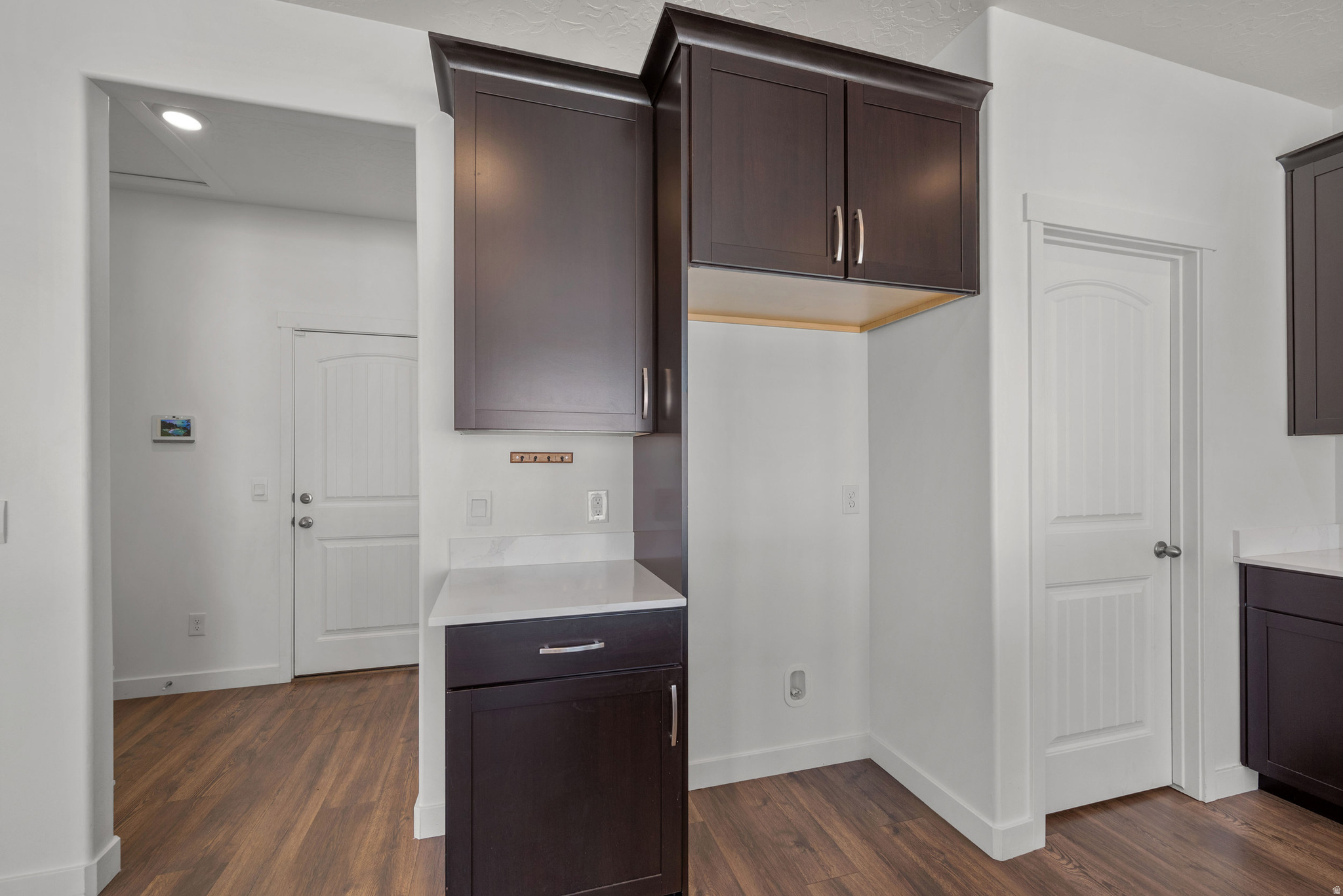 SUNSET FLATS - Residential