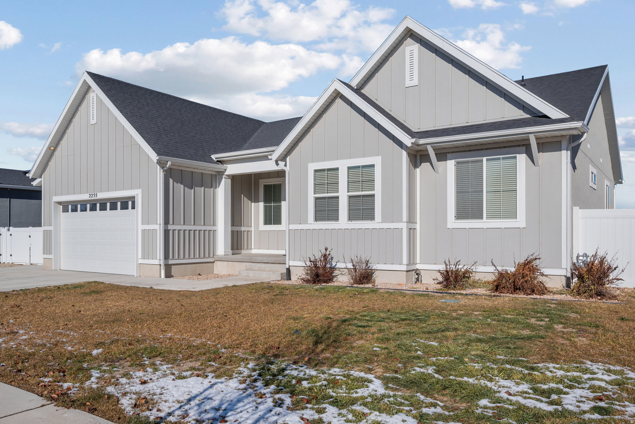 SUNSET FLATS - Residential